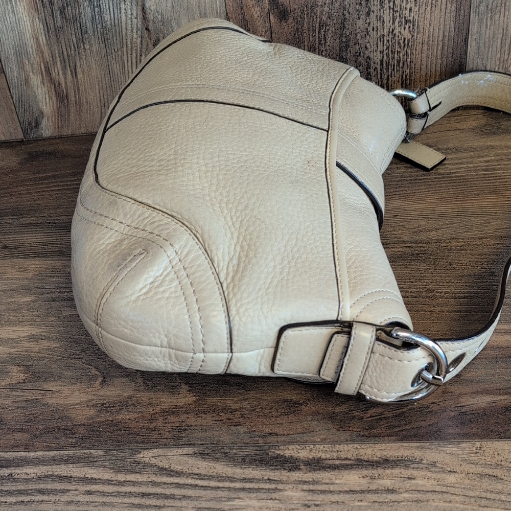 Coach Soho Flap Buckle Beige Vintage Leather Shoulder Bag F1090     M538 - Picture 6 of 12